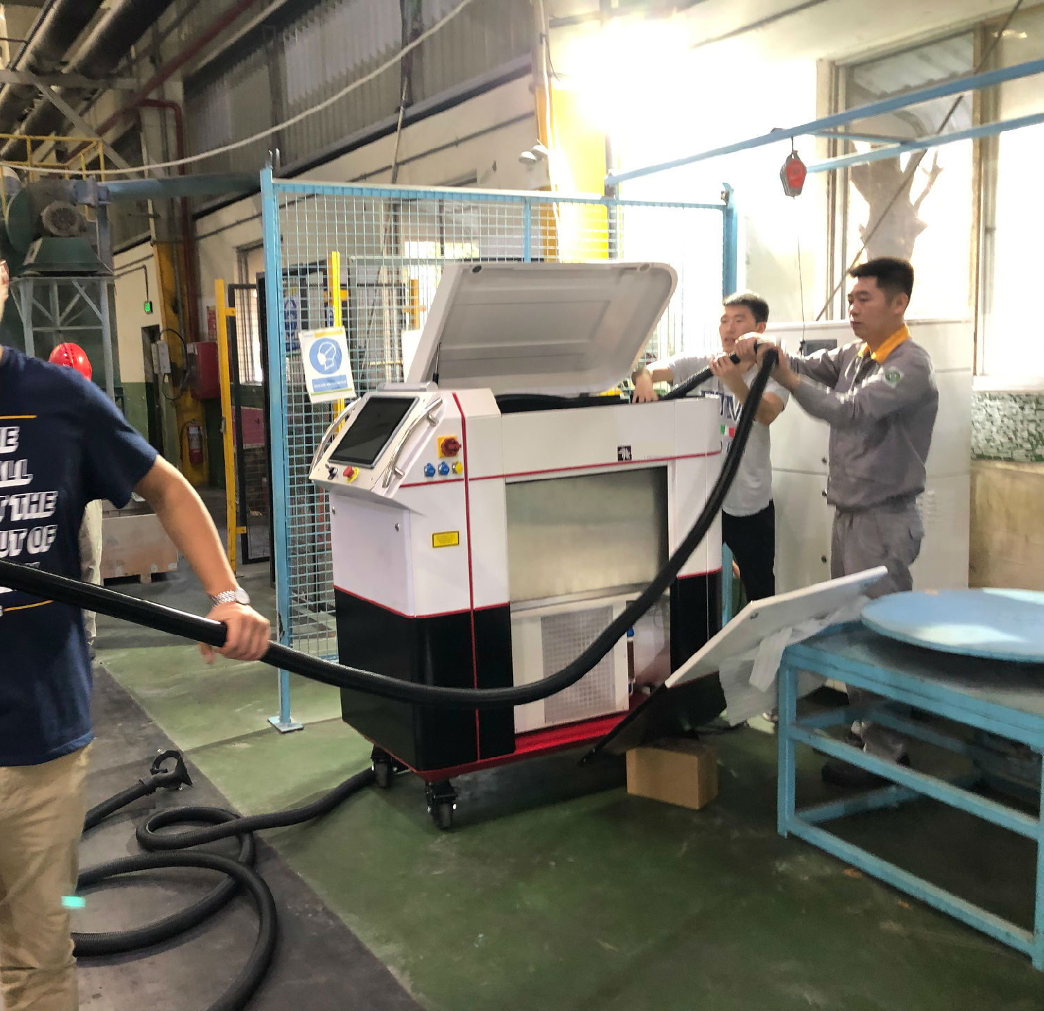 高效革新，精準賦能 Worldtek輪胎模具激光清洗機客戶現場裝機實錄