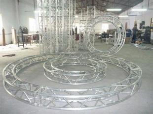 婚慶禮儀桁架定制與租賃全攻略 金騰展示器材廠專業(yè)服務(wù)解析